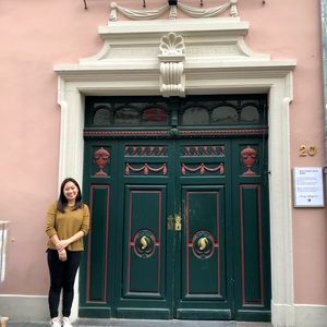 Meet your Posher, Kelly!